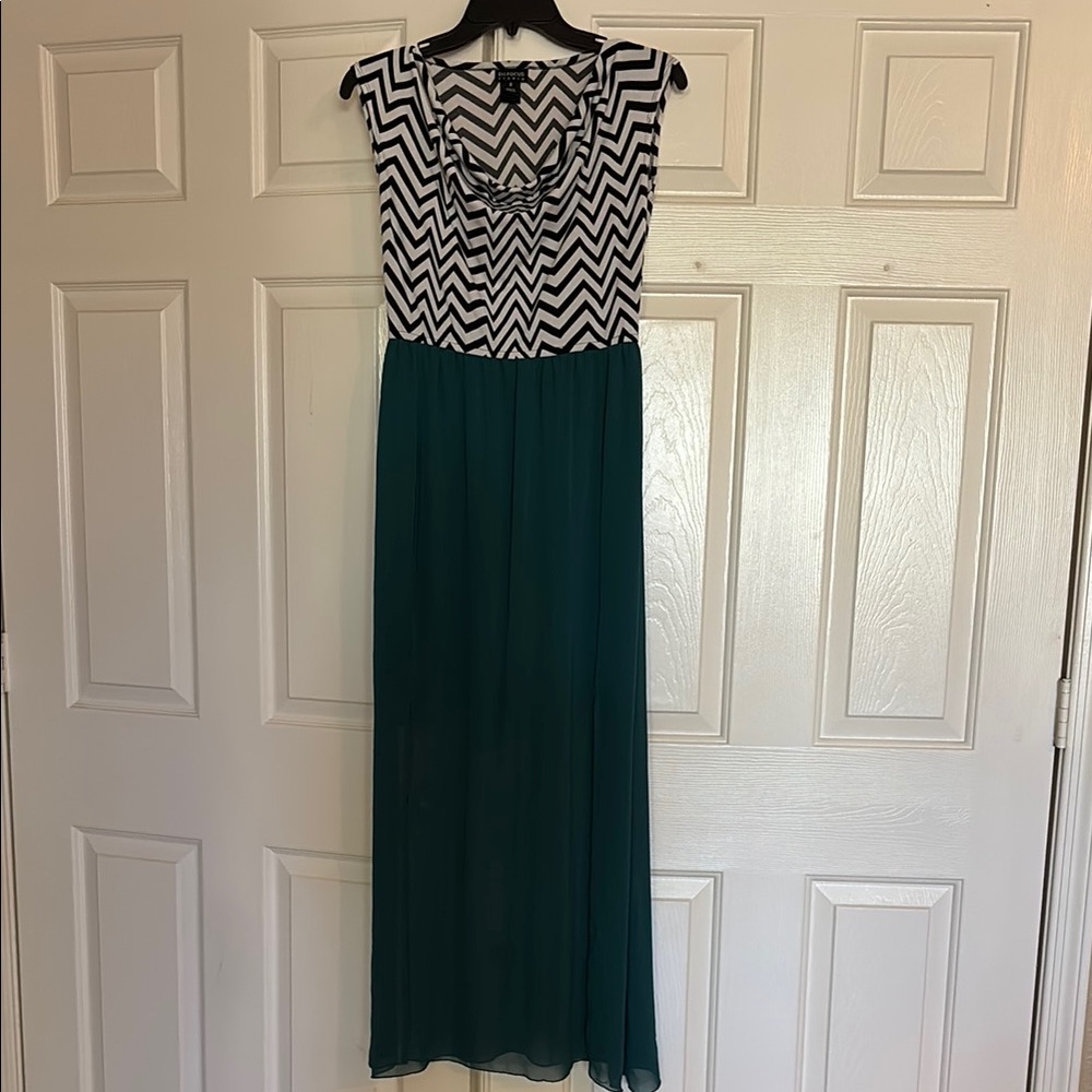 Chevron Patterned Maxi Dress - Black and Green